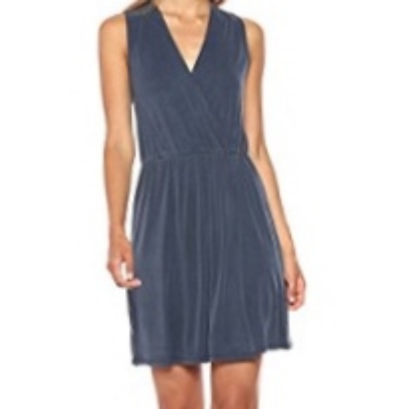 NWT BCBGeneration Shirred Surplice Dress Size M - Picture 3 of 10